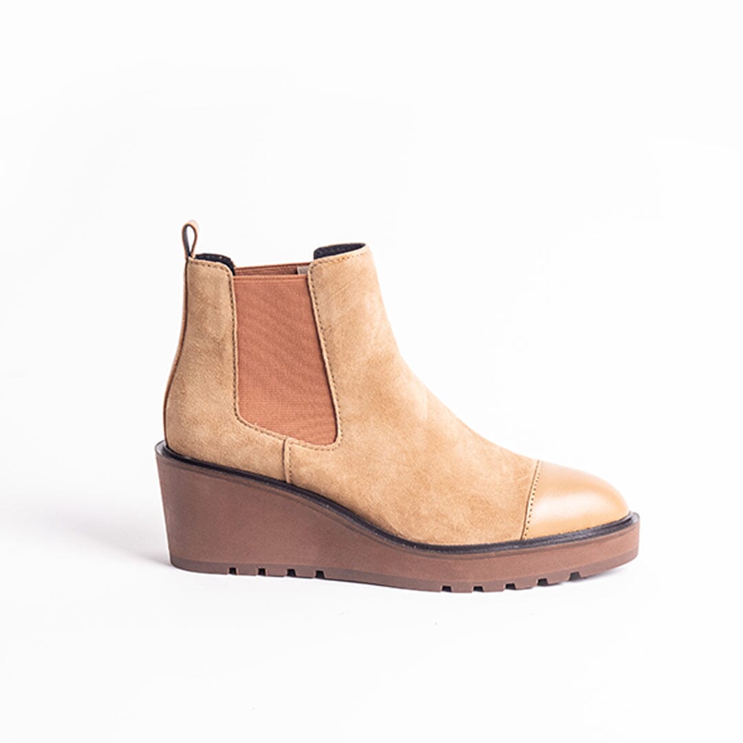 CECELIA NEW YORK - GEMMAIN CAPTOE SLIP ON LOW WEDGE BOOT NUTELLA