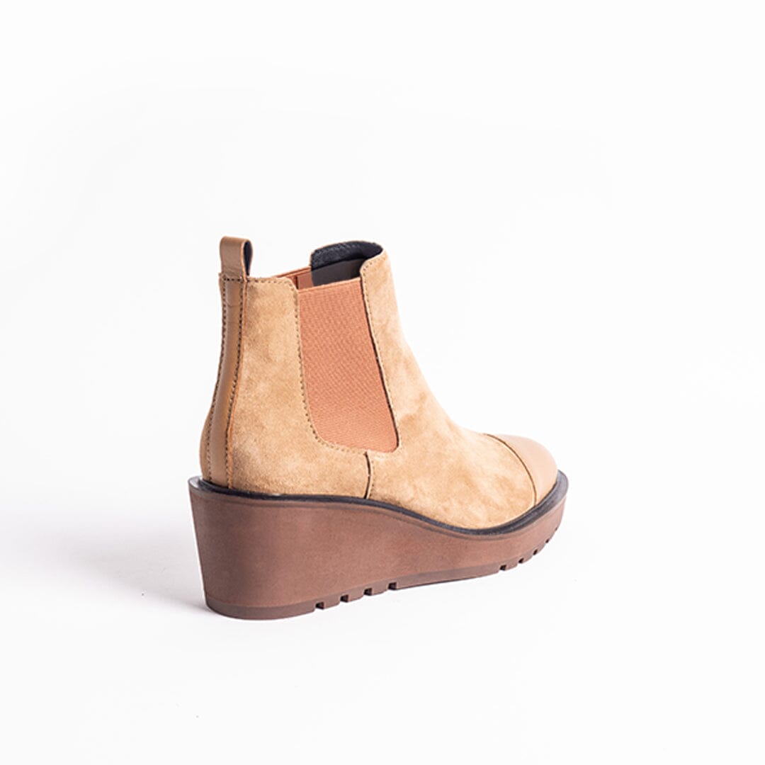 CECELIA NEW YORK - GEMMAIN CAPTOE SLIP ON LOW WEDGE BOOT NUTELLA