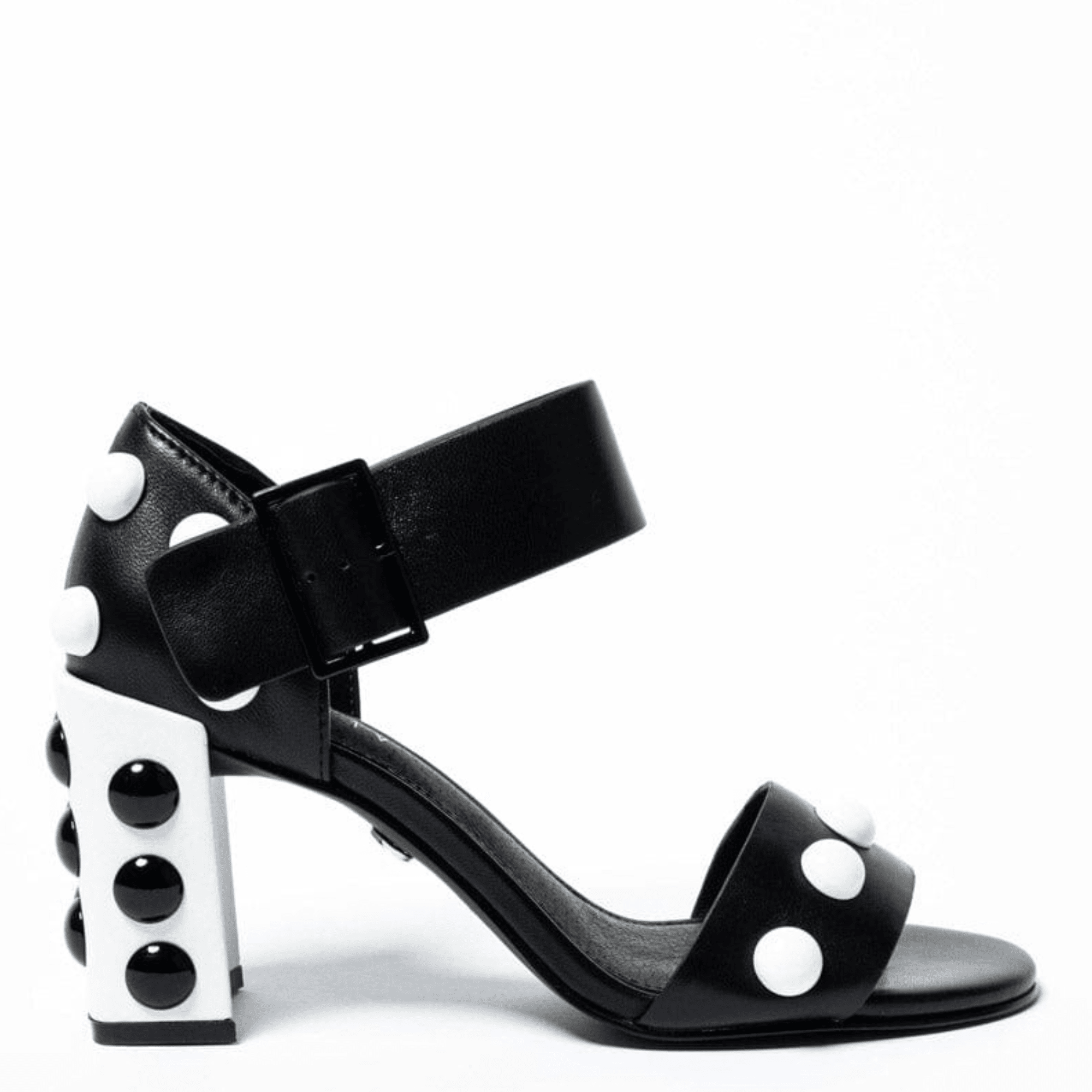 GAIL - Black and White