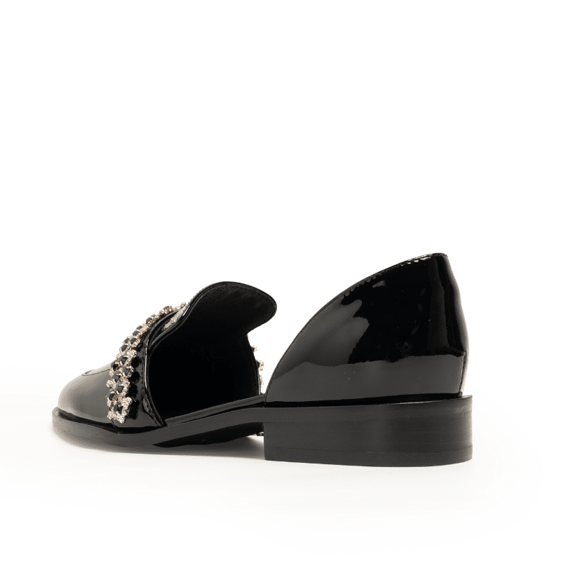 LUNAR - BLACK PATENT CHAIN FLAT