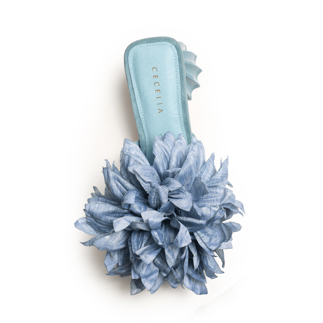 Light blue sandal with oversized flower